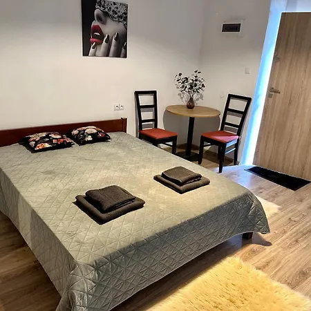 Apartment Wolnica 1 *